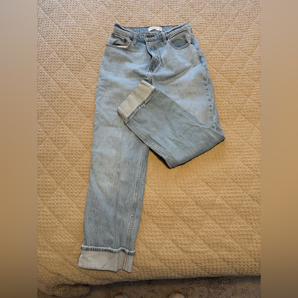 Abercrombie Curve Love 90s Straight Ultra High Rise